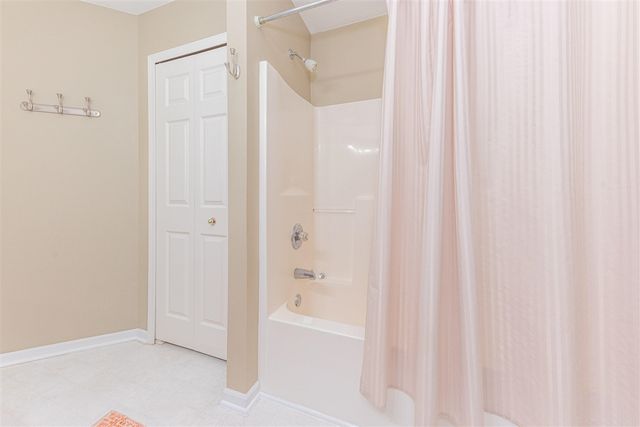 215 Old Creek Drive, Saline, MI 48176