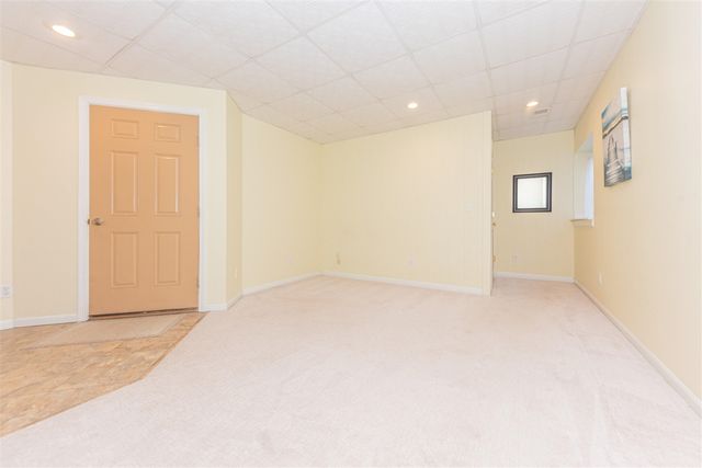 215 Old Creek Drive, Saline, MI 48176