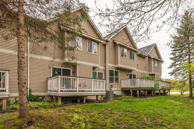 215 Old Creek Drive, Saline, MI 48176