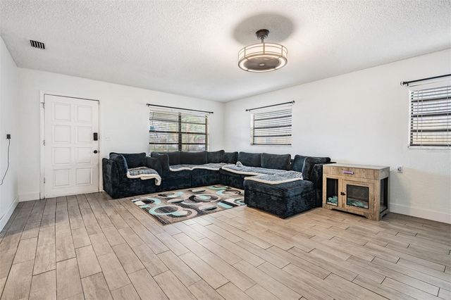 5960 89TH AVENUE N, Pinellas Park, FL 33782