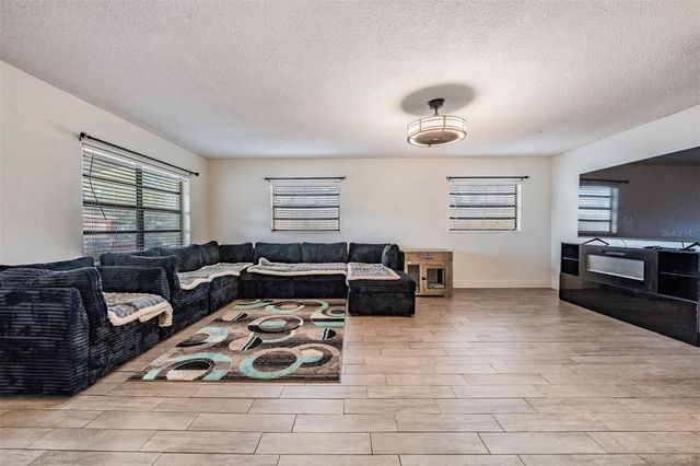 5960 89TH AVENUE N, Pinellas Park, FL 33782