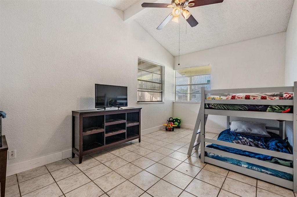 Image 19 of property listing at 5960 89TH AVENUE N, Pinellas Park, FL 33782