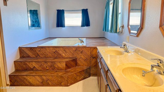 4636 E Avenue H, Lancaster, CA 93535