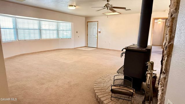 4636 E Avenue H, Lancaster, CA 93535