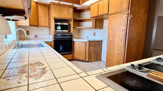 4636 E Avenue H, Lancaster, CA 93535