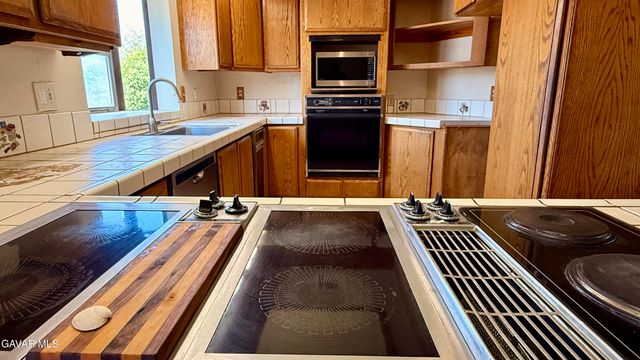 4636 E Avenue H, Lancaster, CA 93535