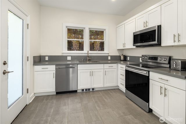 250 NE 50th Street, Seattle, WA 98105