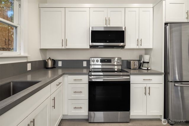 250 NE 50th Street, Seattle, WA 98105