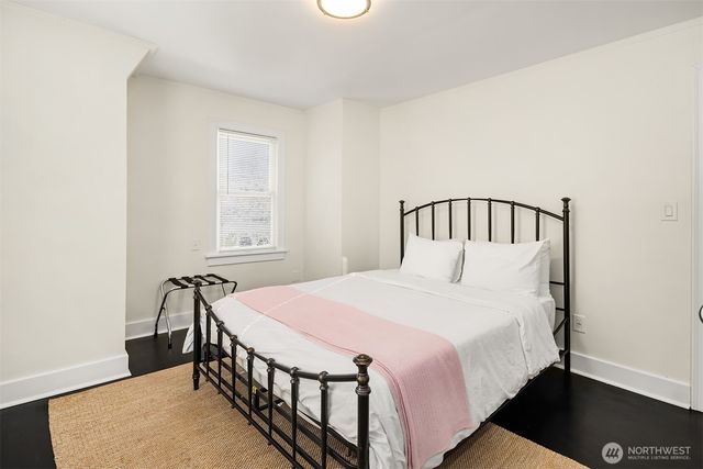 250 NE 50th Street, Seattle, WA 98105