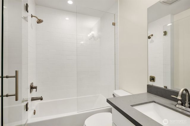 250 NE 50th Street, Seattle, WA 98105