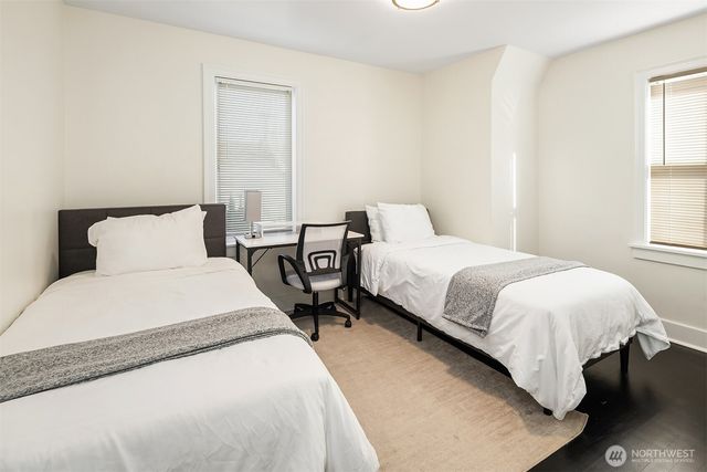250 NE 50th Street, Seattle, WA 98105