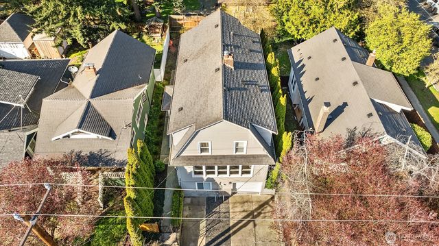 250 NE 50th Street, Seattle, WA 98105