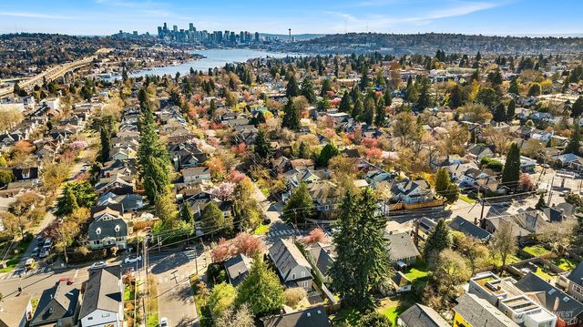 250 NE 50th Street, Seattle, WA 98105