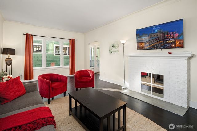 250 NE 50th Street, Seattle, WA 98105