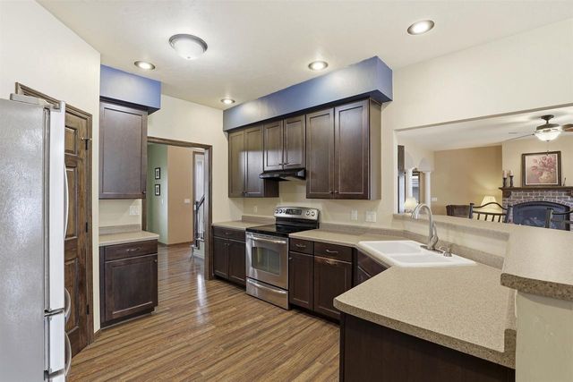 N9005 BLACKOAK STREET, Menasha, WI 54952