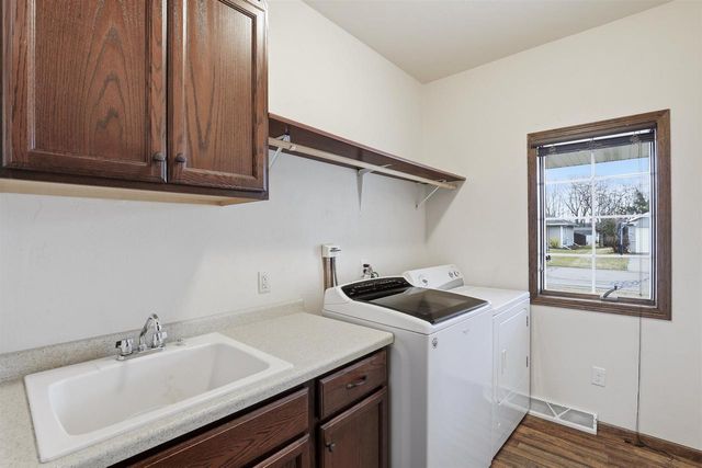 N9005 BLACKOAK STREET, Menasha, WI 54952