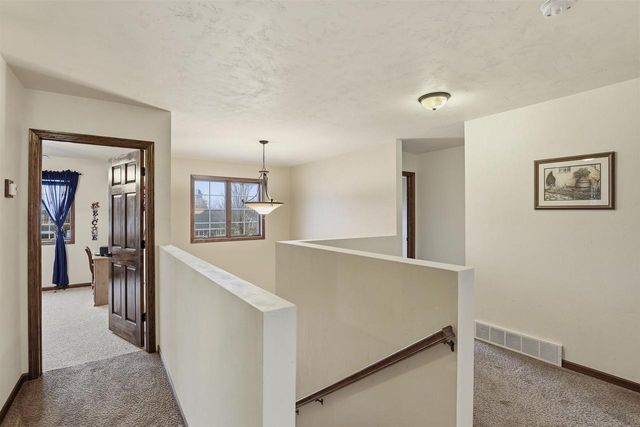 N9005 BLACKOAK STREET, Menasha, WI 54952