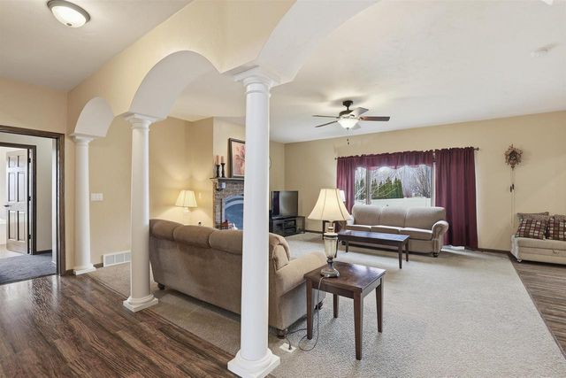 N9005 BLACKOAK STREET, Menasha, WI 54952