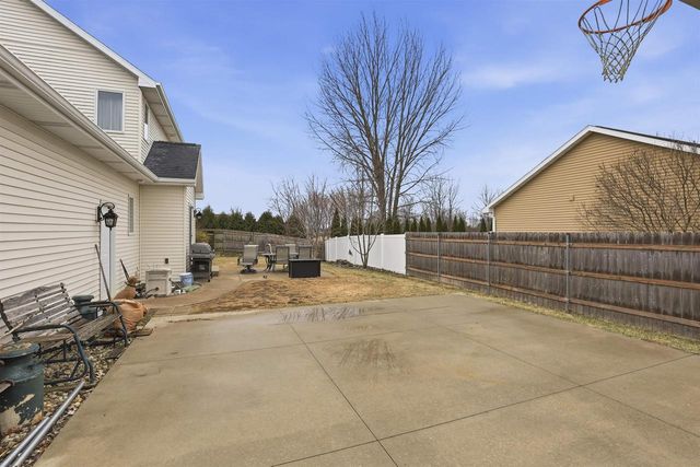 N9005 BLACKOAK STREET, Menasha, WI 54952