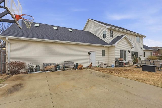 N9005 BLACKOAK STREET, Menasha, WI 54952