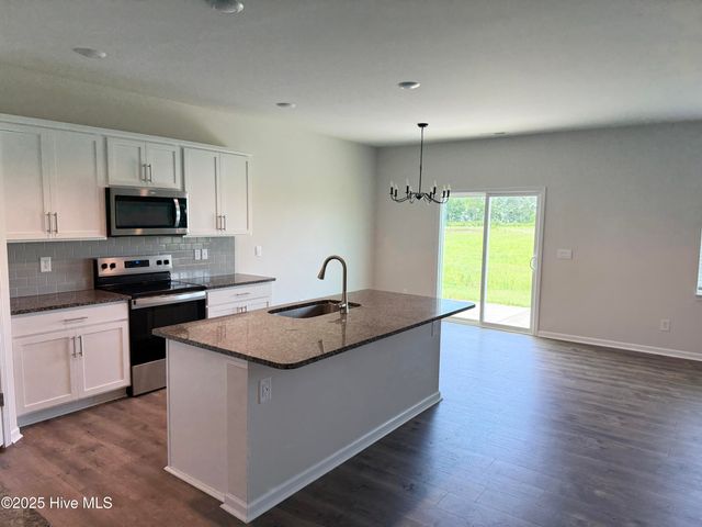 3228 Ridgeland Drive, Winterville, NC 28590