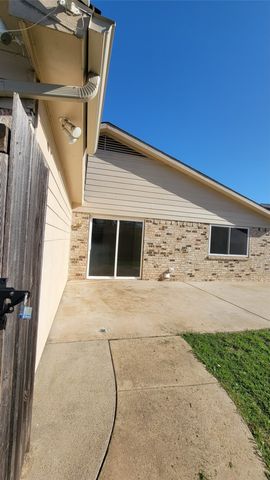 1213 Blanco Street W, Garland, TX 75040