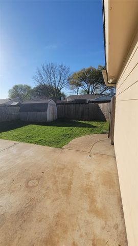 1213 Blanco Street W, Garland, TX 75040