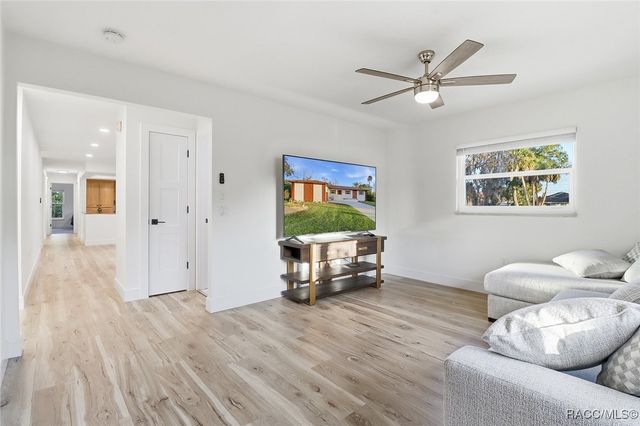 1729 SE 3rd Court, Crystal River, FL 34429