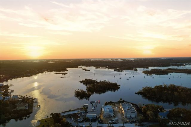 1729 SE 3rd Court, Crystal River, FL 34429