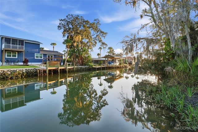 1729 SE 3rd Court, Crystal River, FL 34429