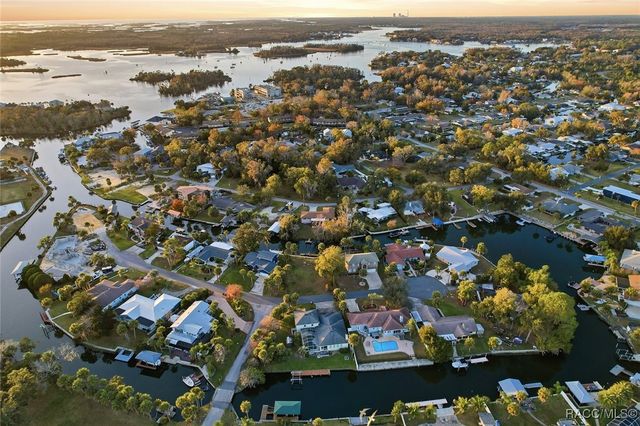 1729 SE 3rd Court, Crystal River, FL 34429