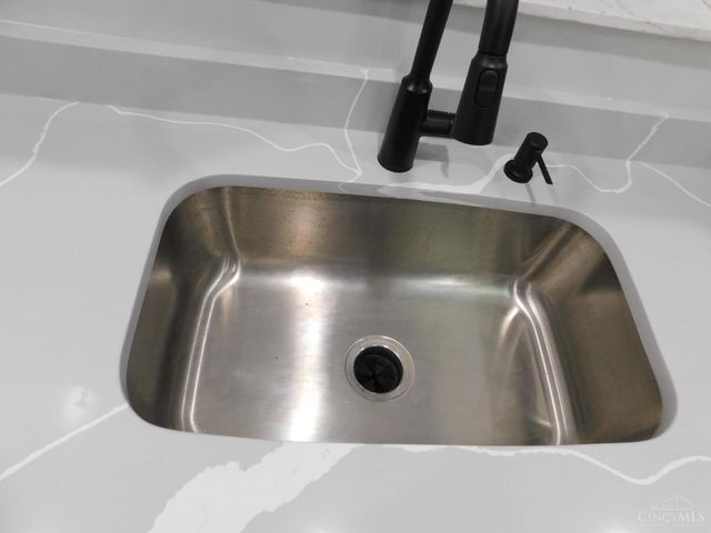 6662 Daleview Road, Colerain Twp, OH 45247