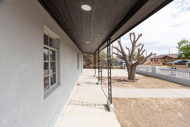 460 CHESAK Circle, El Paso, TX 79905