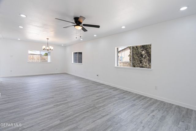 460 CHESAK Circle, El Paso, TX 79905