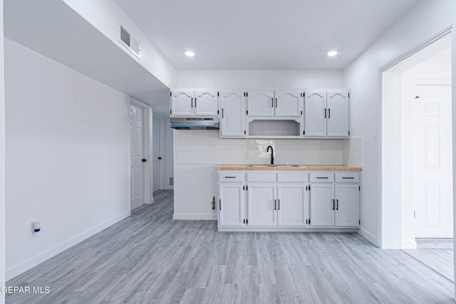 460 CHESAK Circle, El Paso, TX 79905