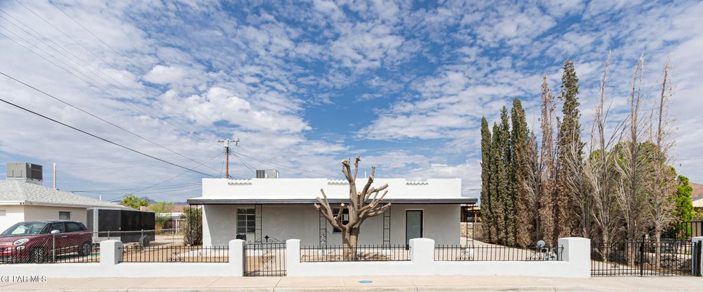 460 CHESAK Circle, El Paso, TX 79905