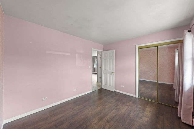 255 E OAK Street 12, Addison, IL 60101