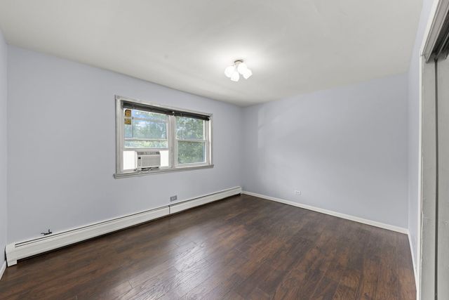 255 E OAK Street 12, Addison, IL 60101
