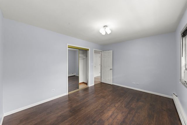 255 E OAK Street 12, Addison, IL 60101