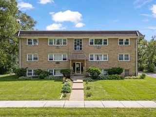 255 E OAK Street 12, Addison, IL 60101