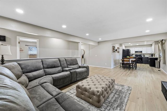 1718 W Elm Street, El Reno, OK 73036