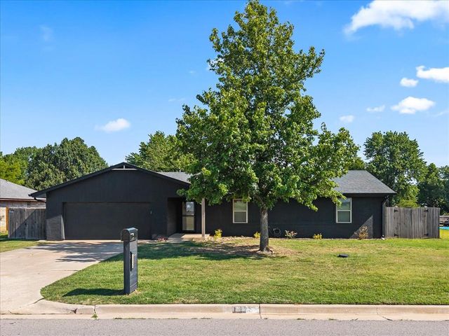 1718 W Elm Street, El Reno, OK 73036