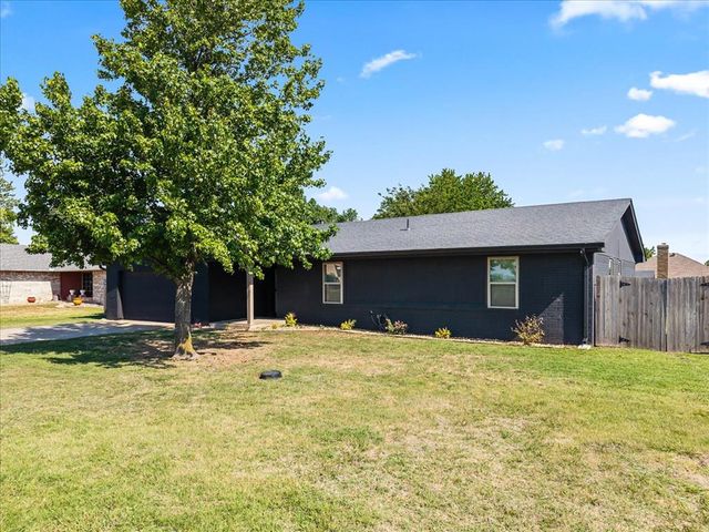 1718 W Elm Street, El Reno, OK 73036