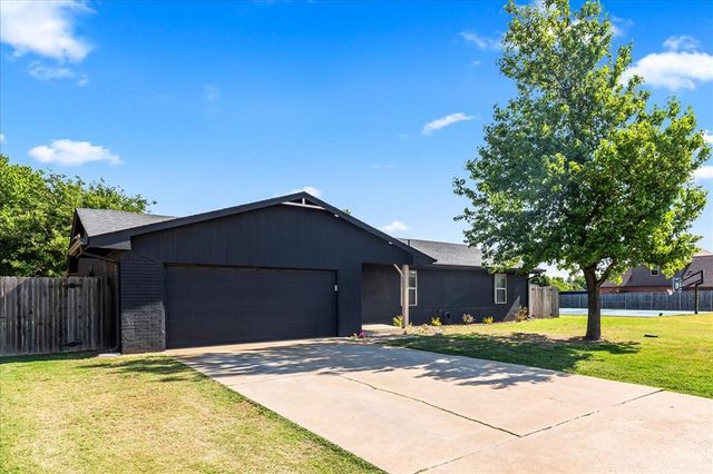 1718 W Elm Street, El Reno, OK 73036