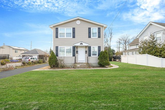 130 5th Avenue, Bay Shore, NY 11706