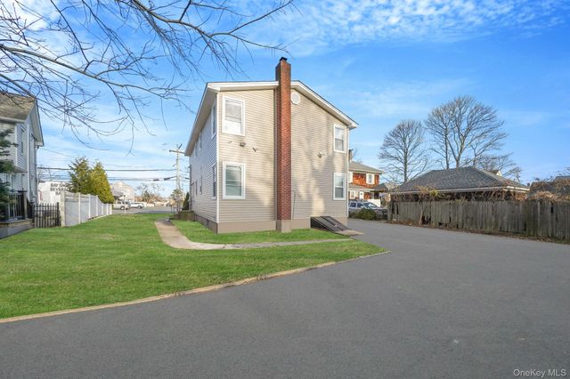 130 5th Avenue, Bay Shore, NY 11706