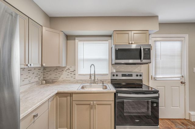 130 5th Avenue, Bay Shore, NY 11706