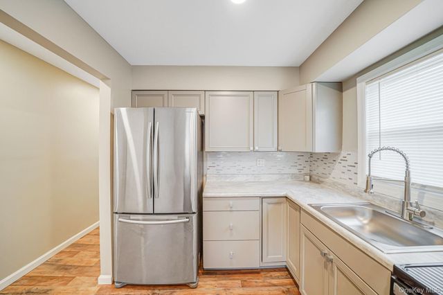 130 5th Avenue, Bay Shore, NY 11706