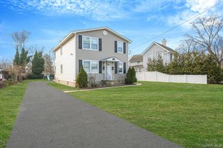 130 5th Avenue, Bay Shore, NY 11706