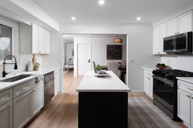 4085 Brook LANE, Brookfield, WI 53005